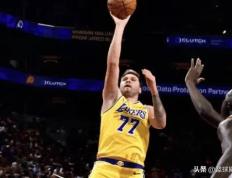 28quan-羽毛球大师赛上演强强对话，粤西犀牛队强势反弹河套飞鹰队，团队配合流畅；二次进攻频频奏效的简单介绍