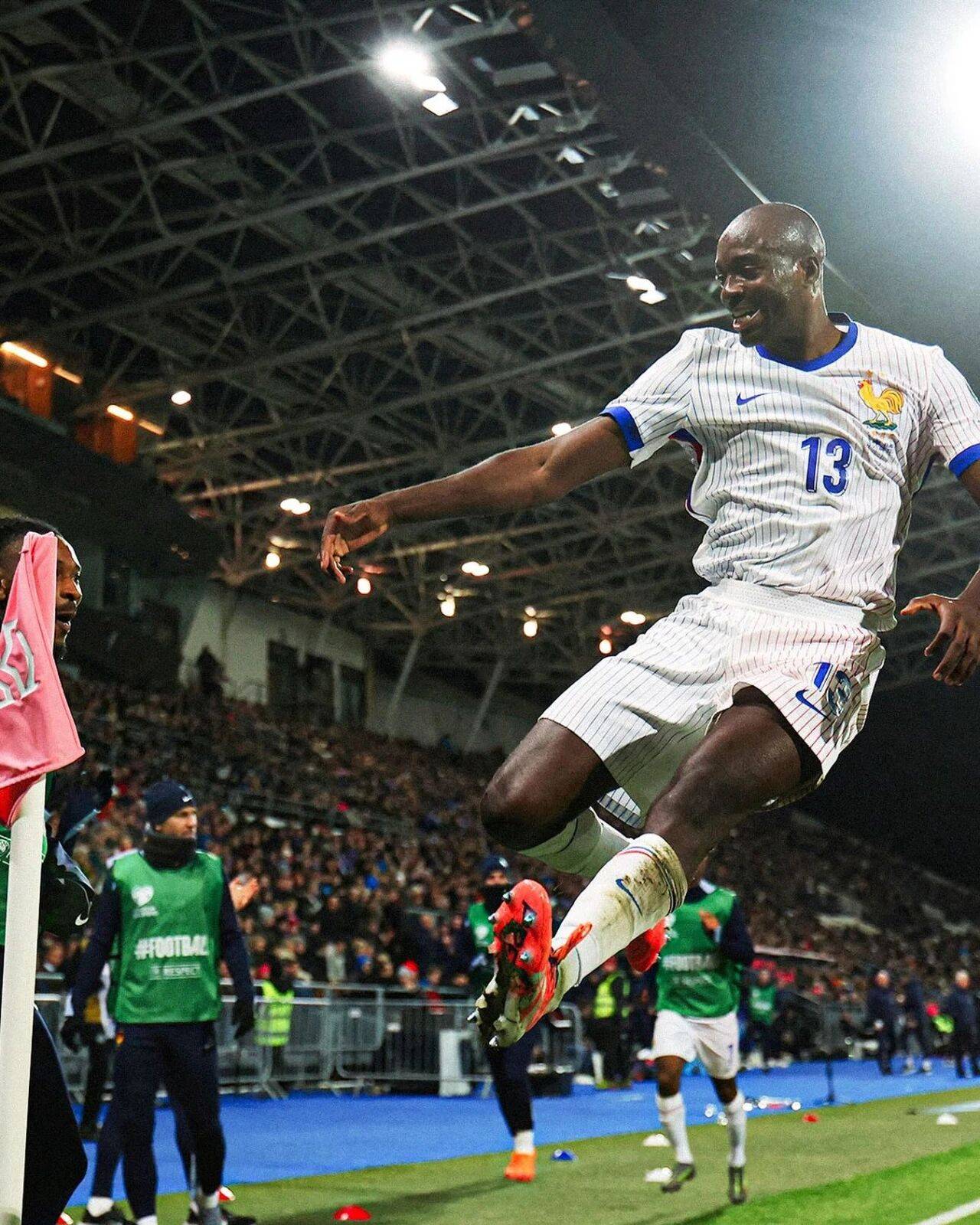 28圈- 德布劳内防守怎么样 