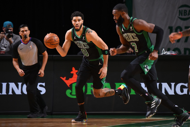 28circle-包含詹姆斯在法国队比赛中挺进下一轮，势不可挡引发热议！的词条