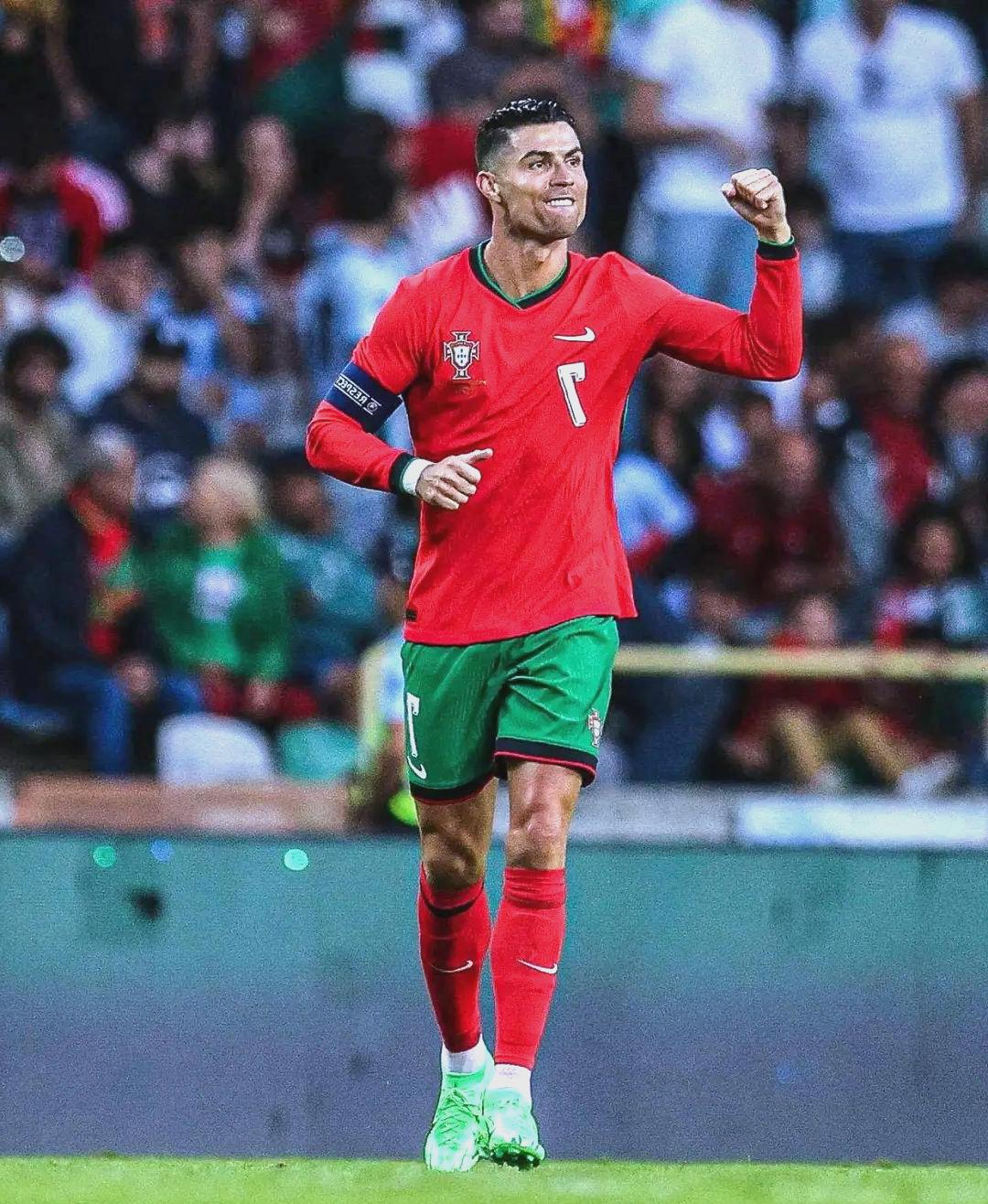 28circle- c罗在湖人比赛中精彩发挥,挺进下一轮引发热议的球员 